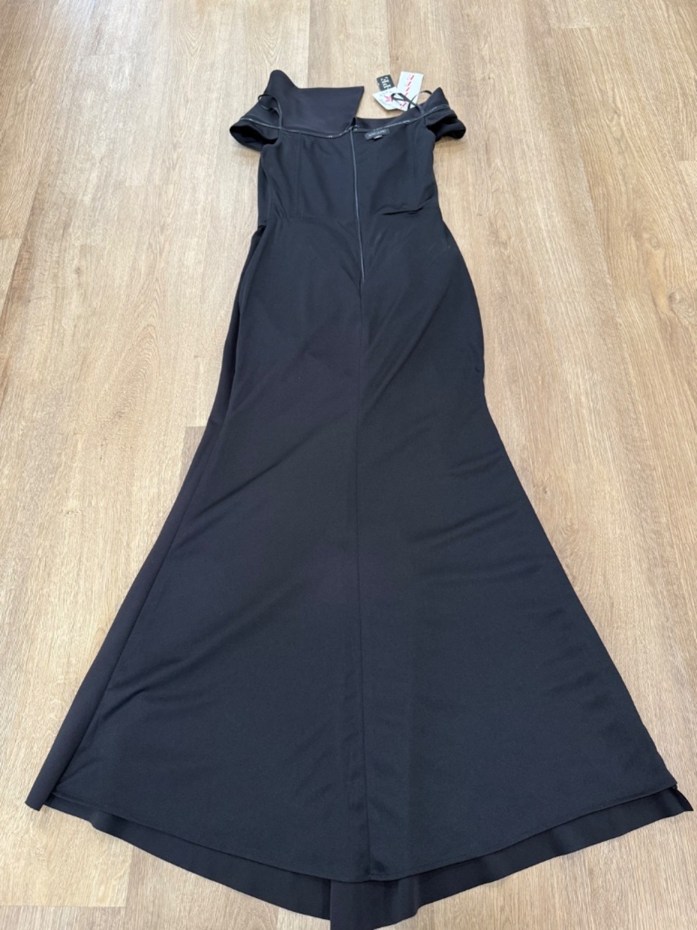 Xscape Women's Sz.8P Long Off-the-Shoulder Sweetheart Neckline Formal - Picture 10 of 15